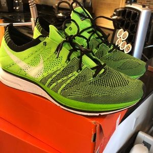 Nike flyknit trainer 10 electric green